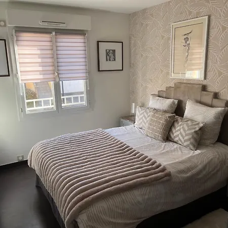 Apartment In Park With Pool *