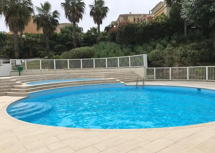 In Park With Pool كان