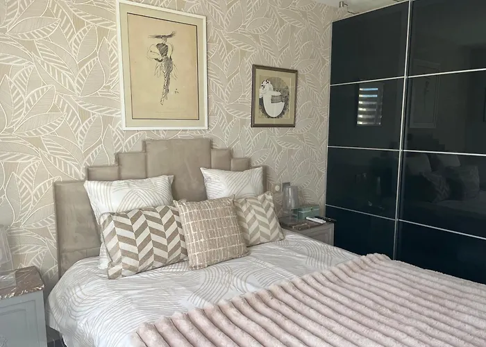 شقة In Park With Pool كان